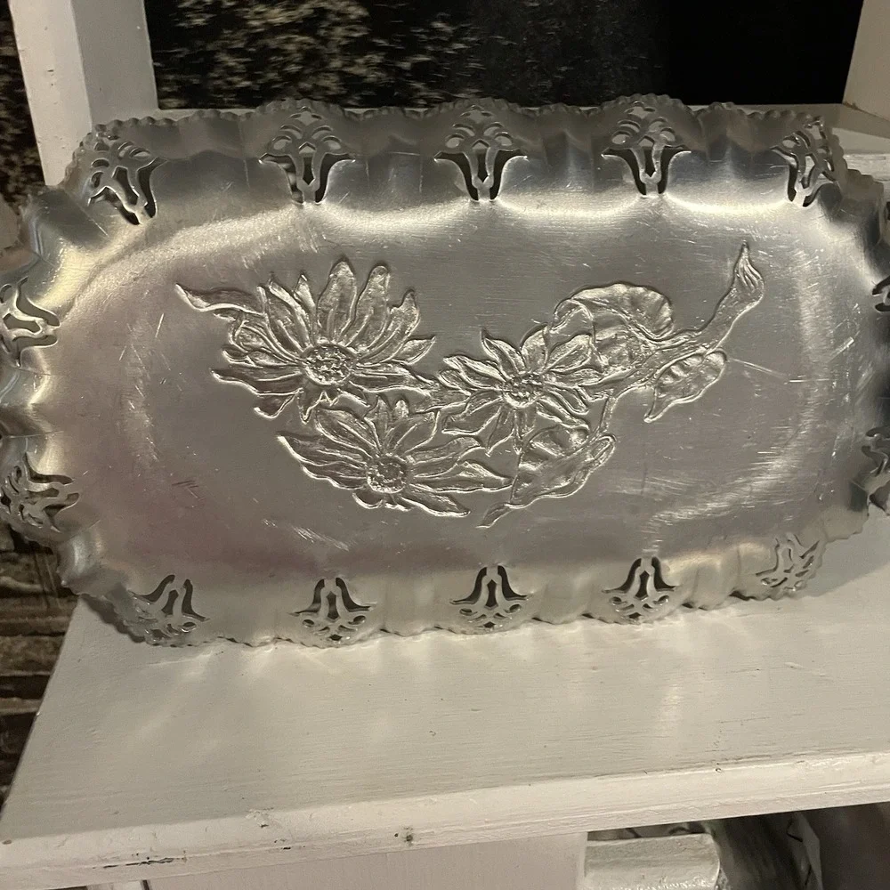 Hand Hammered Aluminum Sunflower Ruffled Tray 1716‎ Farber  & Shlevin Vtg
